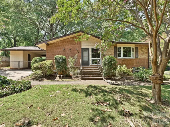 3000 Barfield Dr, Charlotte, NC 28217
