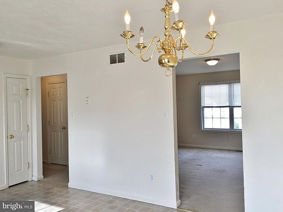 5th image of 115 Paradise Ct