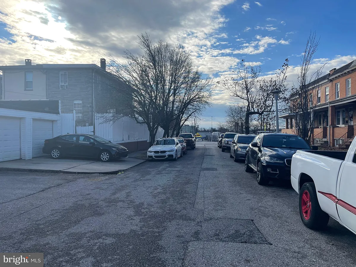 Building Photo - 440 Elrino St #2