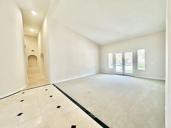 5th image of 4286 La Canada Rd