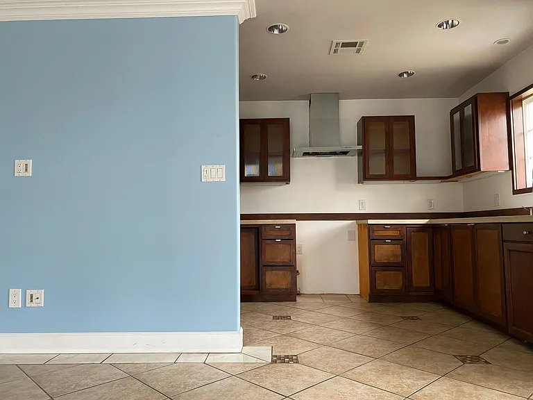 4541 Saint Elmo Dr — Photo 13