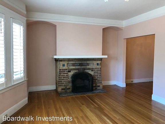 5th image of 272 Roosevelt Way