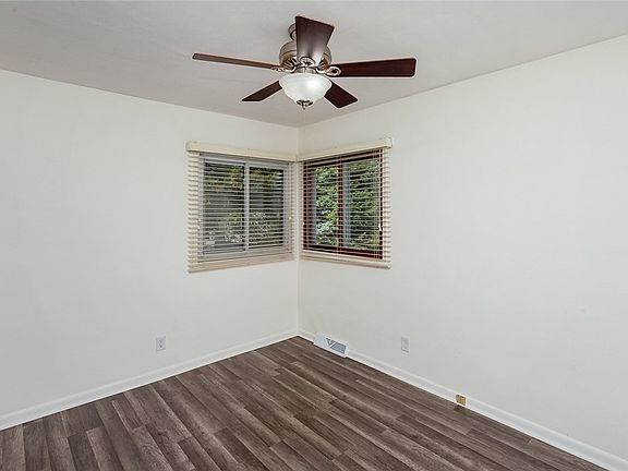 5th image of 627 Snyder Ave