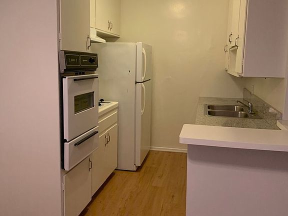 2nd image of 7067 Hawthorn Ave #15292030
