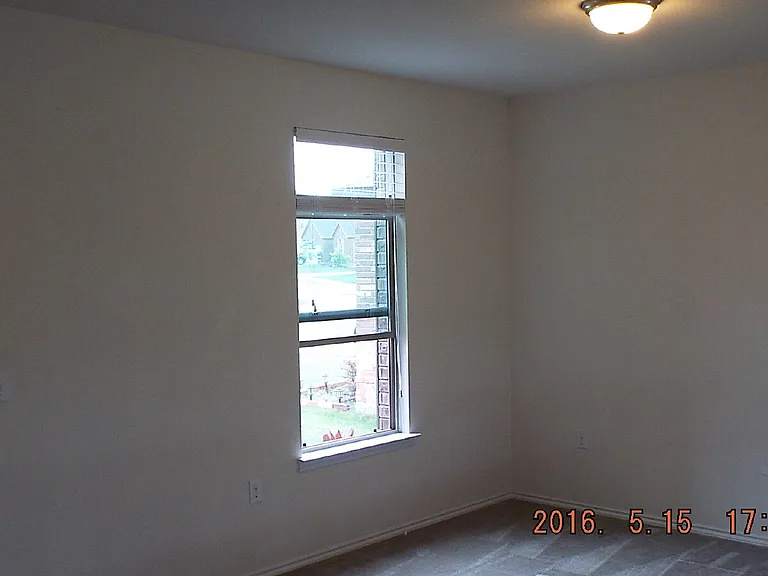6015 Clematis Trl — Photo 2