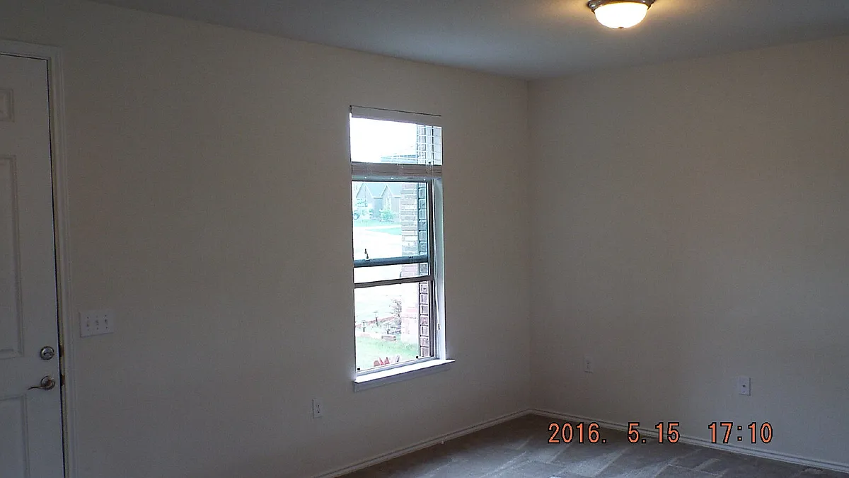 Building Photo - 6015 Clematis Trl