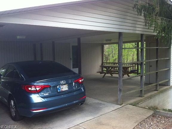 3rd image of 5747 Skyline Dr