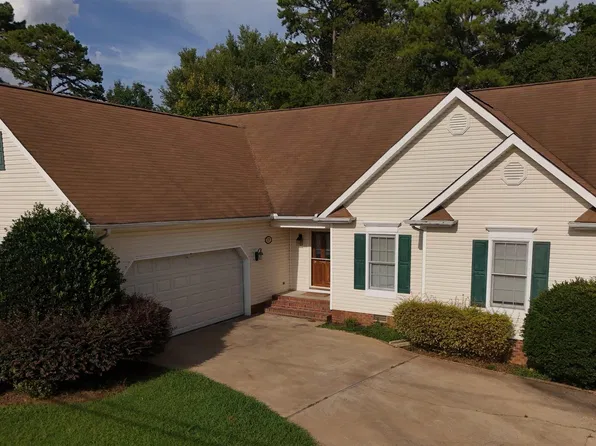 1229 Berkshire Dr, Anniston, AL 36207