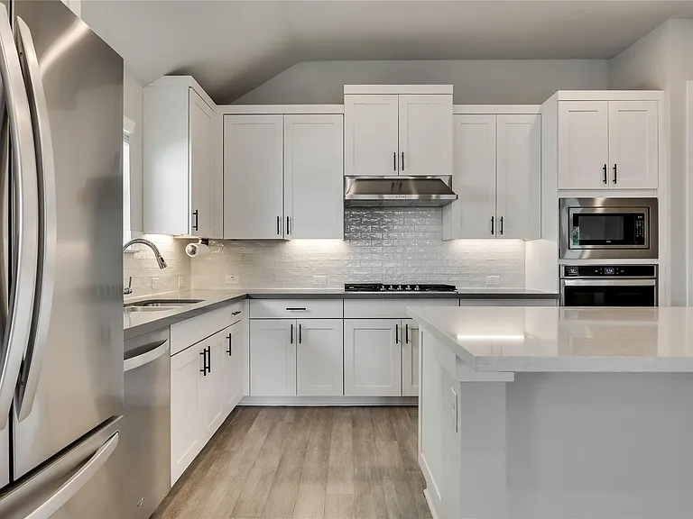 4318 Frankfurt Ln — Photo 6