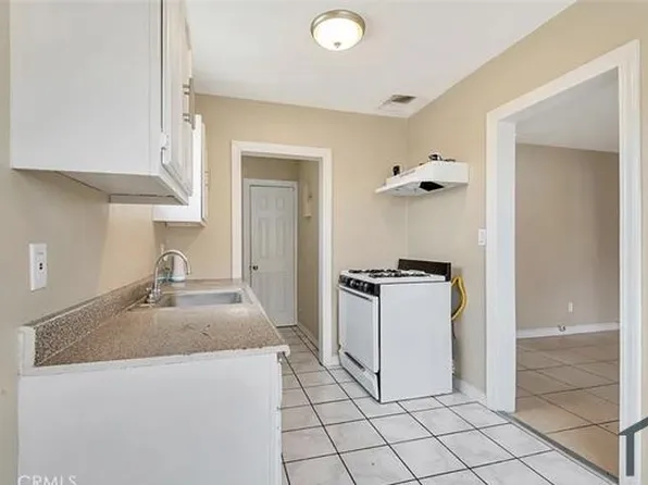 242 W 89th St, Los Angeles, CA 90003