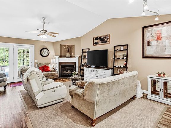 3rd image of 117 Ridge Lndg