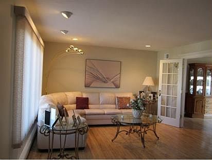 2nd image of 629 Barclay Ave