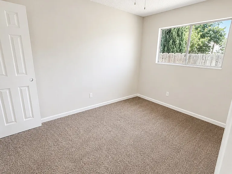 231 N Elm Ave #233 — Photo 6