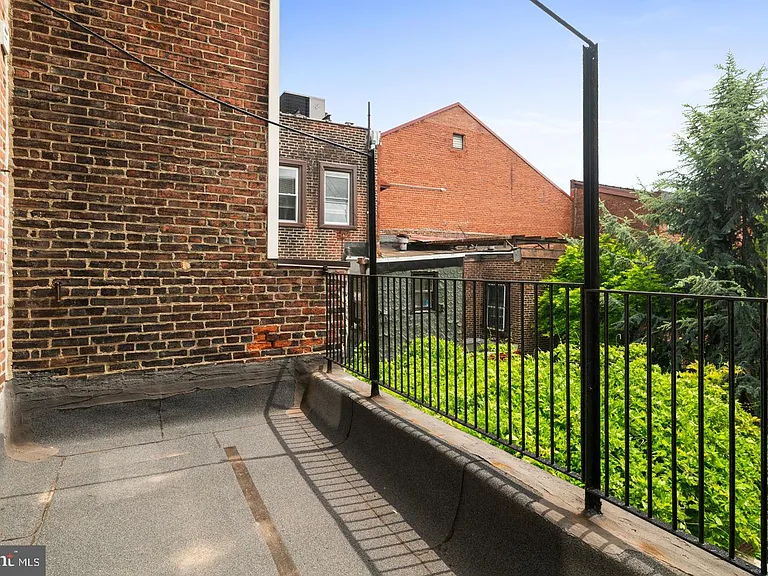 632 Pine St #2 — Photo 12