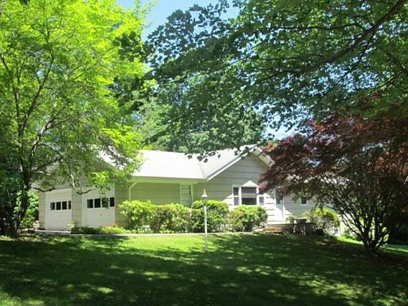 2nd image of 8 Greenwood Dr