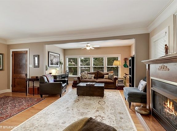 2nd image of 5247 W Belle Plaine Ave