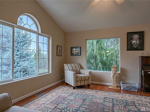 4th image of 1595 Pacific Ct