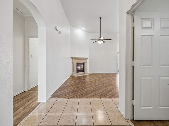 3rd image of 9528 Willow Branch Way