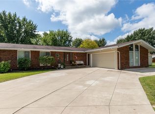 66 Regency Ct, Grand Island, NY 14072
