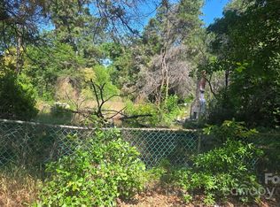 236 S Patterson St, Maxton, NC 28364