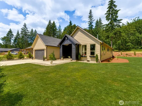 108 Lily Lane, Castle Rock, WA 98611