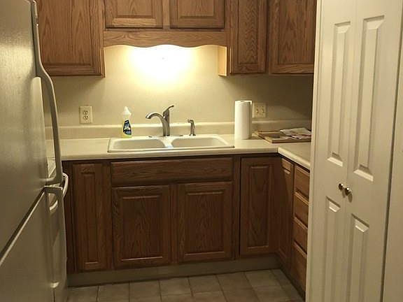 5th image of 2 Thayer Pond Dr #3