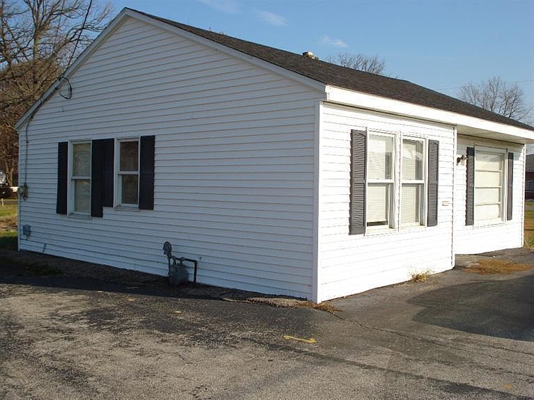1st image of 1195 E Napier Ave