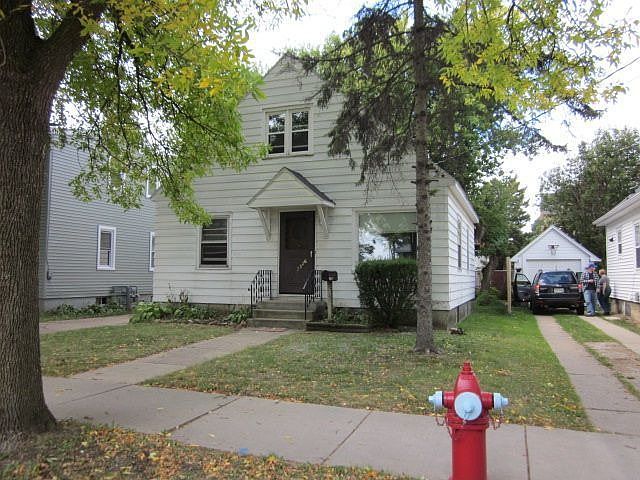 2nd image of 2326 Superior St