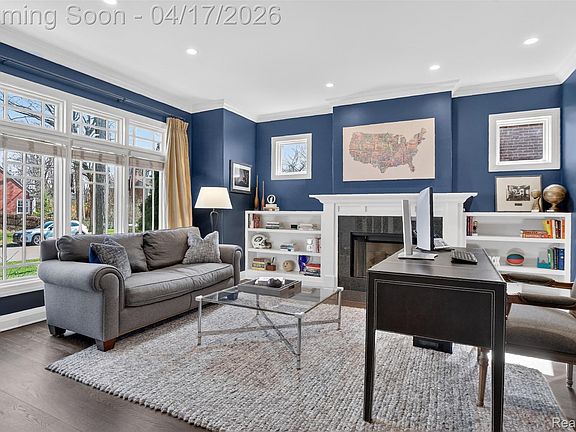 4th image of 1742 Latham Rd