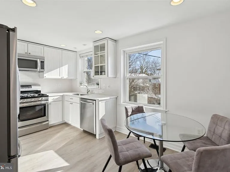 3612 Kemper Rd — Photo 5