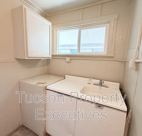 234 E 32nd St #10 — Photo 2