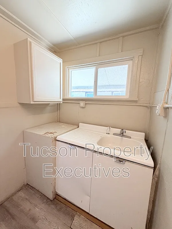 Building Photo - 234 E 32nd St #10