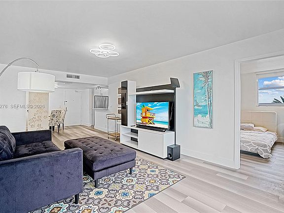 4th image of 9273 Collins Ave