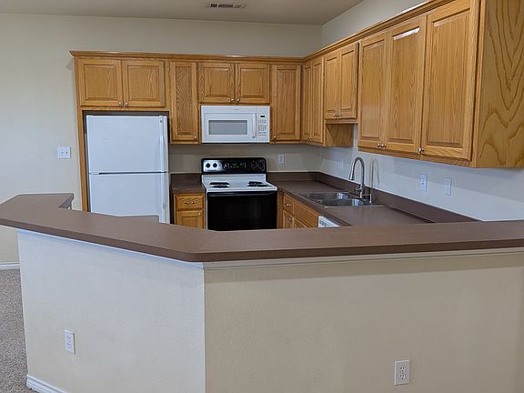 3rd image of 102 N Dallas St #202