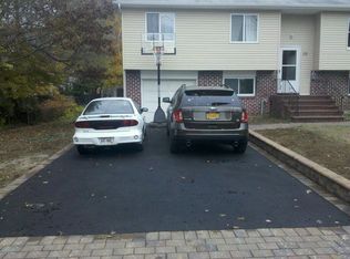 55 Governor Ave, West Babylon, NY 11704