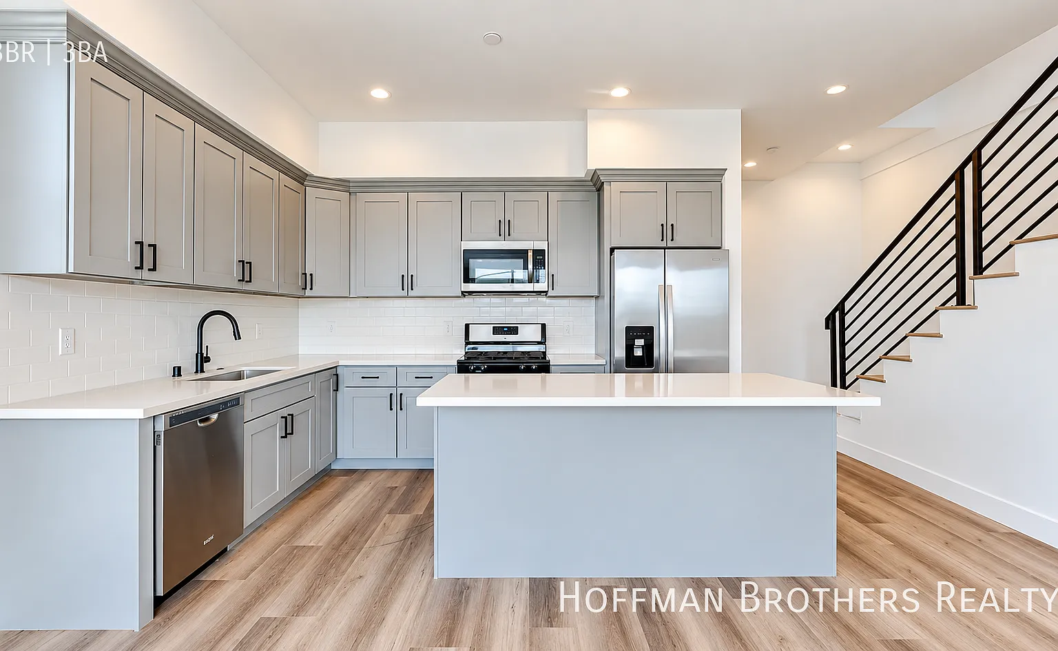 Modern 3BR/3BA Townhouse w/ Rooftop Deck, Garage & In-Unit Laundry — Photo 2