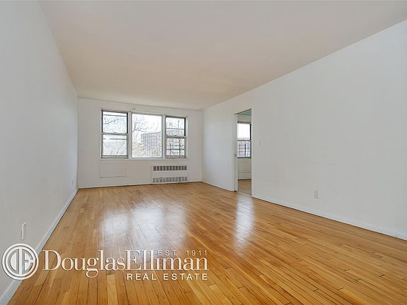 3rd image of 679 W 239th St APT 6J