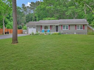 44 Madeline Rd, Ridge, NY 11961