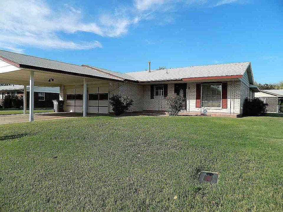 1st image of 140 NE Cimarron Trl