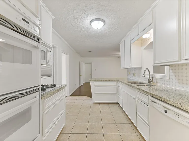 10515 Eddystone Dr — Photo 12