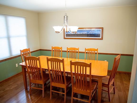 3rd image of 2845 Hartwick Cir