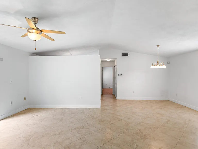13945 Langley Pl — Photo 12