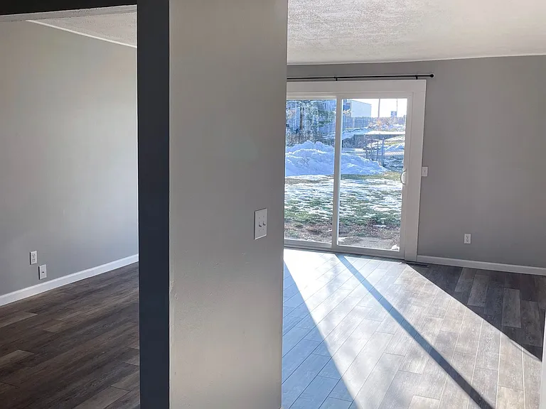 Clinic Court Apartments — Photo 26