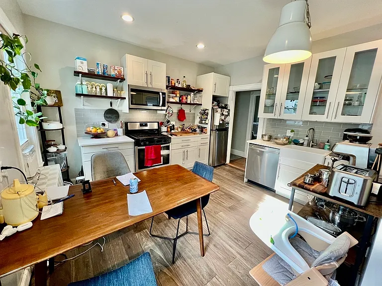 61 Wenham St #2 — Photo 22