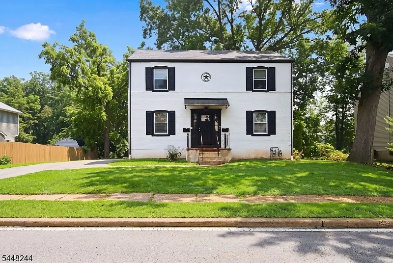 28 Edgewood Ter #A