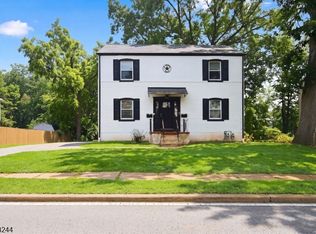 28 Edgewood Ter #A, South Bound Brook, NJ 08880