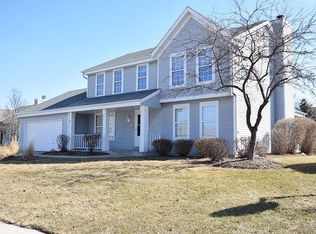 1058 Bending Brae Dr, Pewaukee, WI 53072
