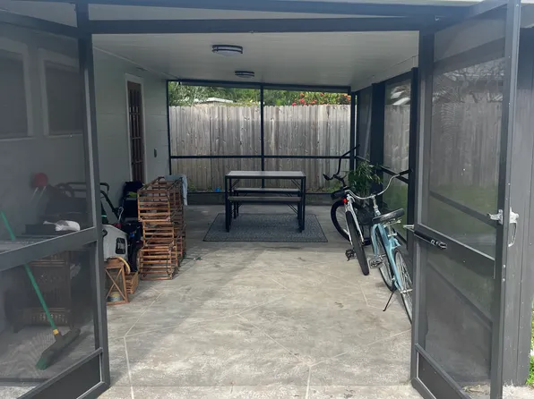 858 41st Ave N #B, Saint Petersburg, FL 33703