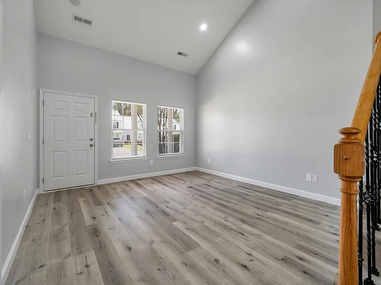 112 Black River Dr — Photo 6