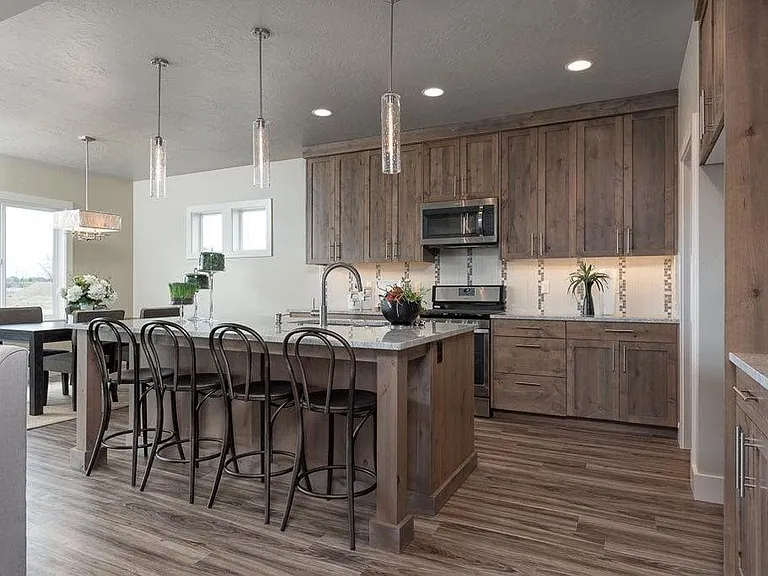 1385 Laramie Ave — Photo 6